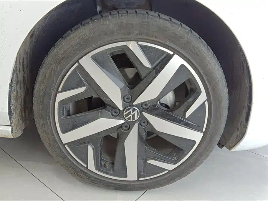 VOLKSWAGEN LINGDU