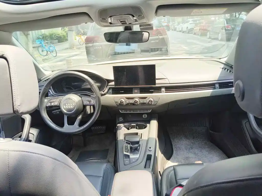 Фото 12 - Audi A4L