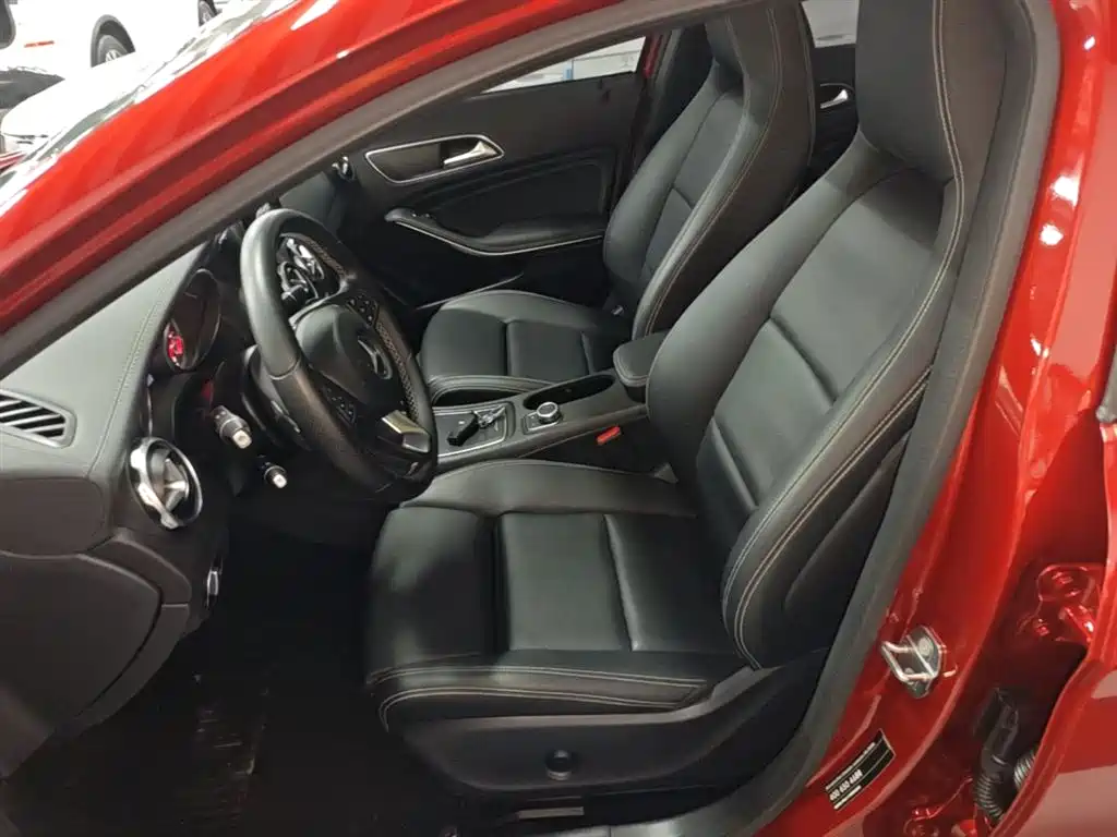 Mercedes-Benz GLA 2018 GLA 200 Fashion фото 15