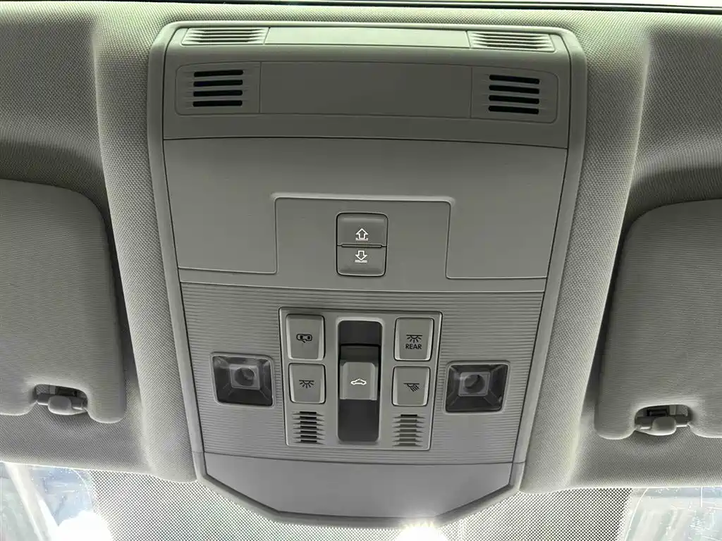 Volkswagen T-ROC 2022 280TSI DSG 2WD Comfort PLUS фото 8