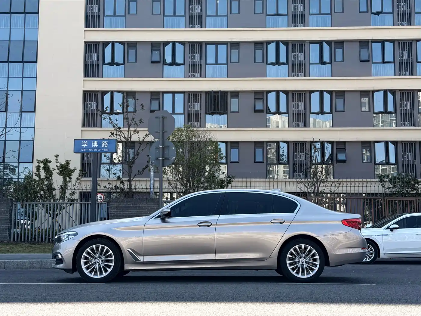 BMW 5 Series 2018 525Li Luxury Package фото 22