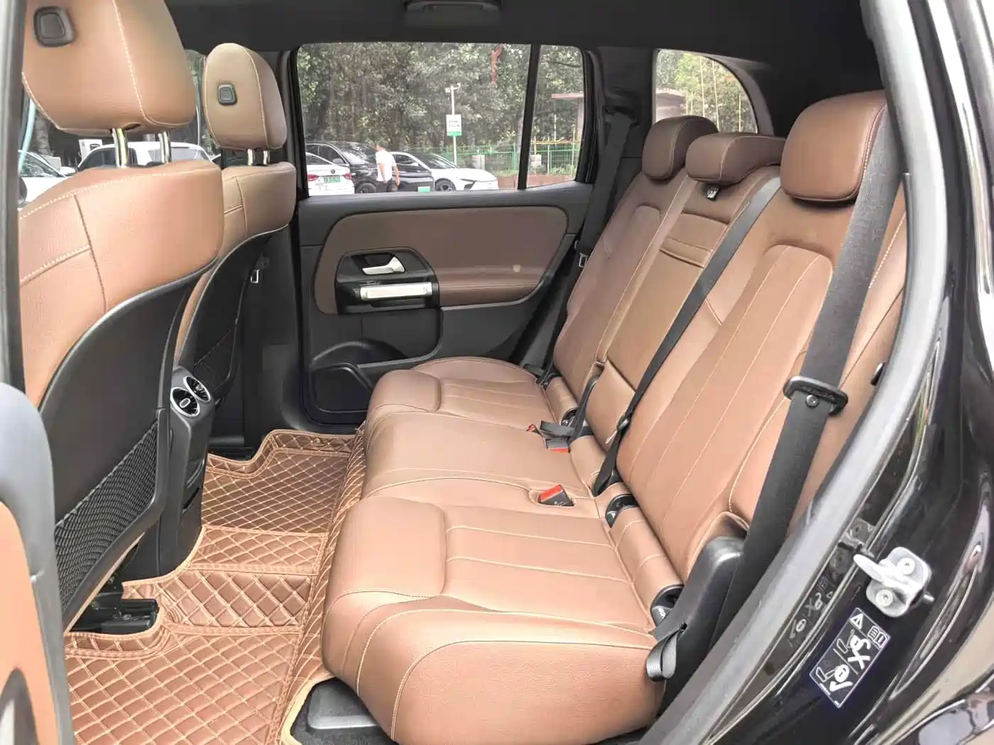 Photo 5 - Mercedes-Benz GLB