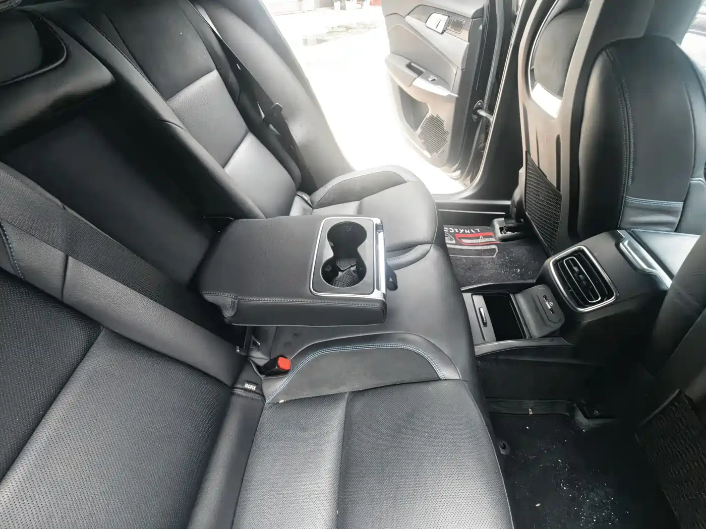 Lynk & Co 03 New Energy 2020 1.5T PHEV Pro фото 26