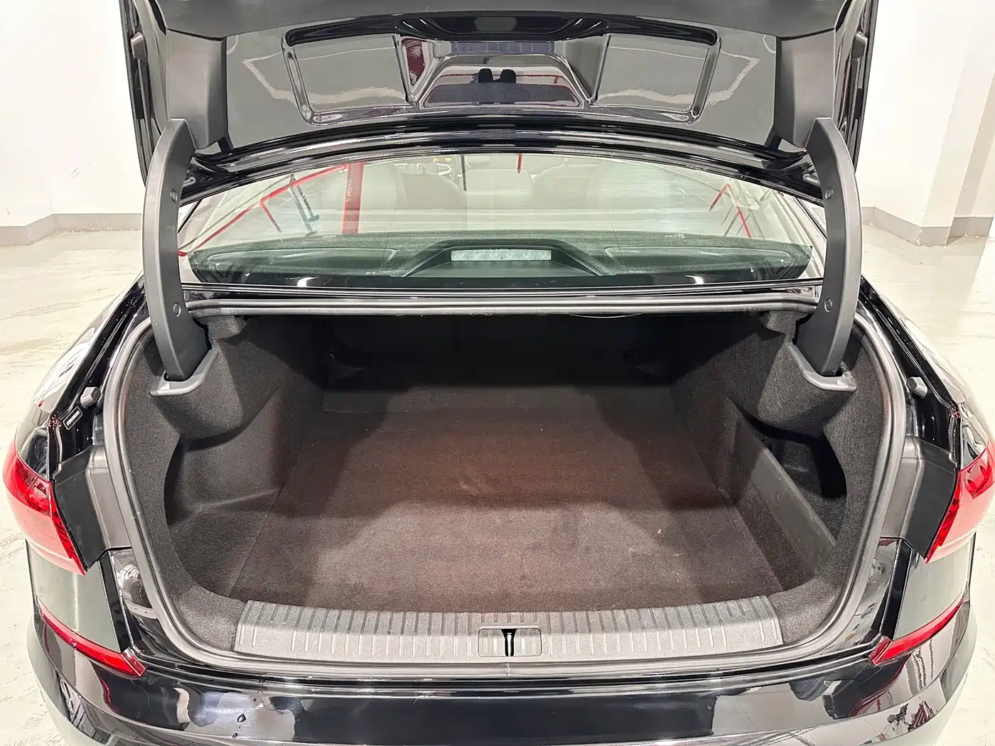 Volkswagen Passat 2024 280TSI Business Edition фото 9
