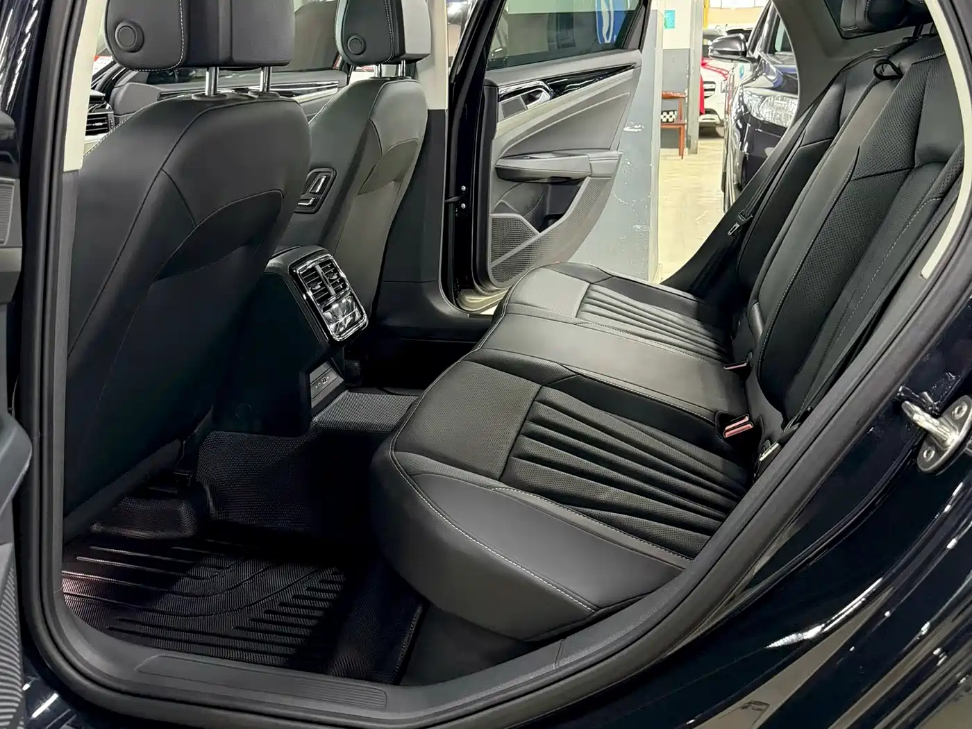 Volkswagen Passat 2026 2026 Outstanding Edition 380TSI Starlight Dragon Soaring Version