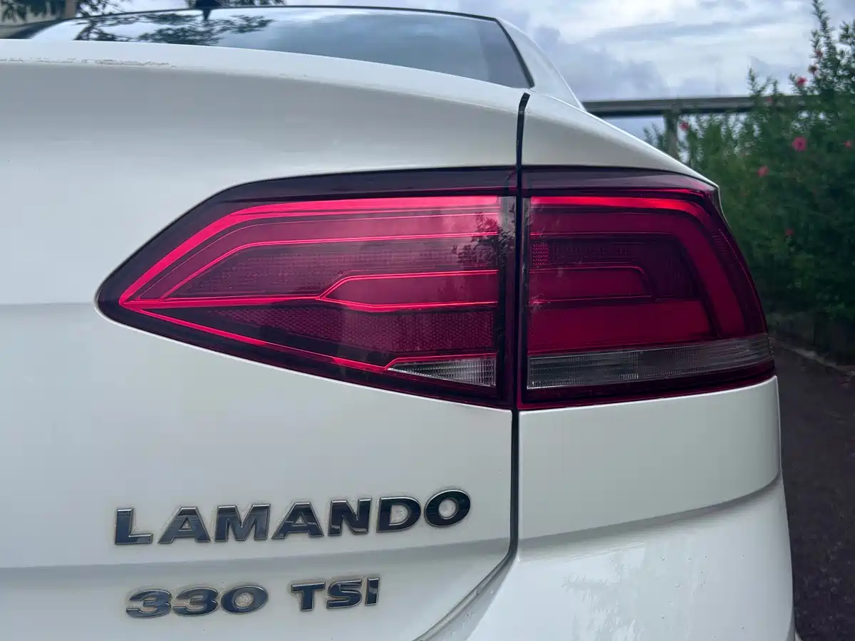 Photo 12 - Volkswagen Lamando