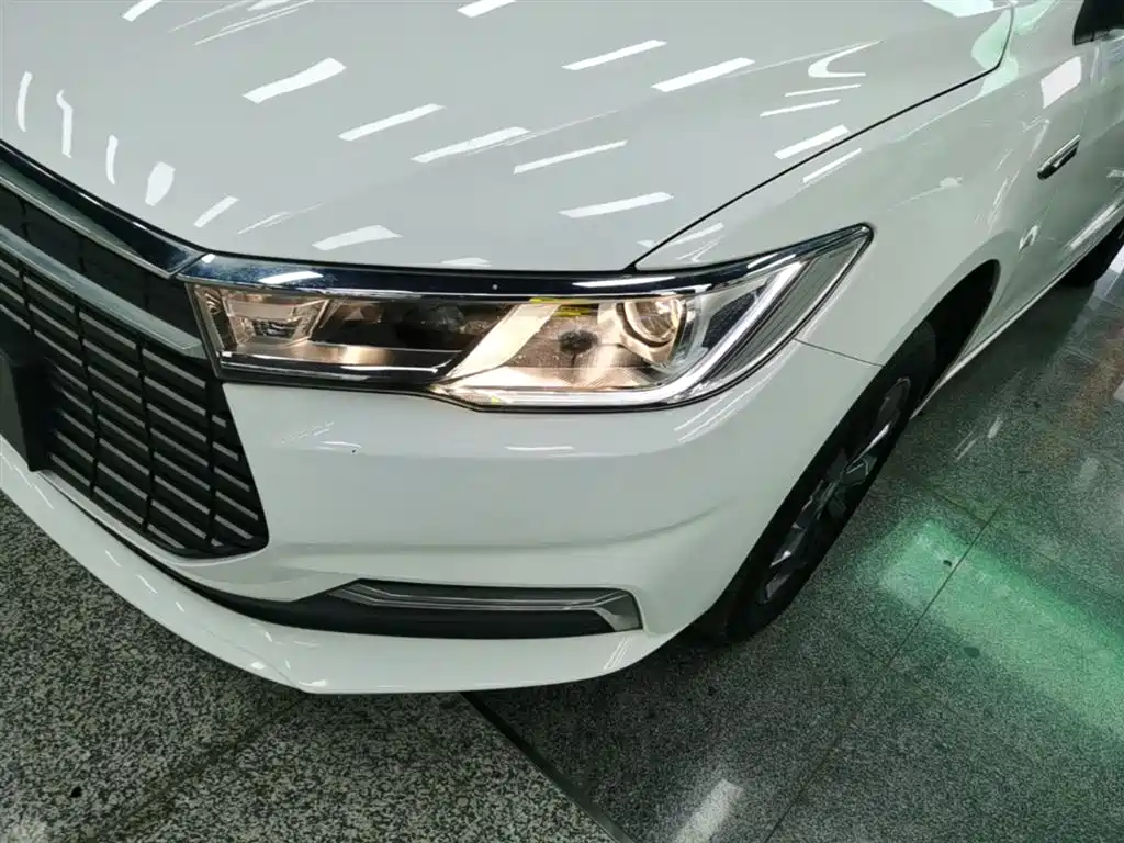 BYD Qin New Energy 2019 Travel Standard Edition фото 24