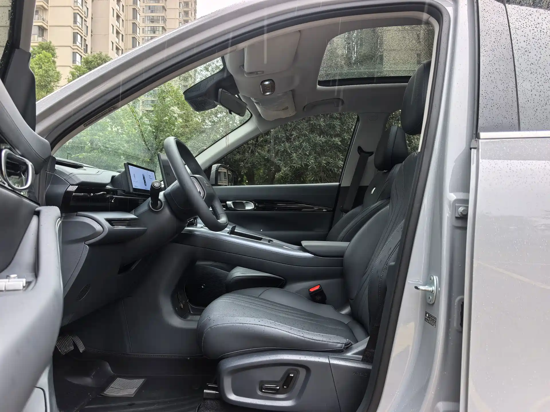 Фото 4 - Geely Galaxy Galaxy E5