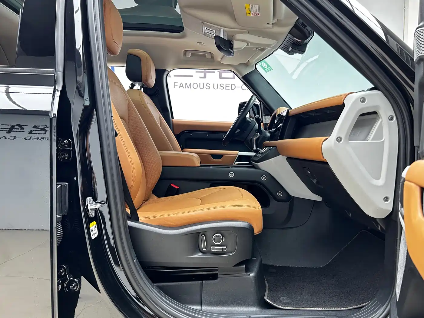 Land Rover Defender 2023 Model Year 130 3.0T P400 HSE фото 22