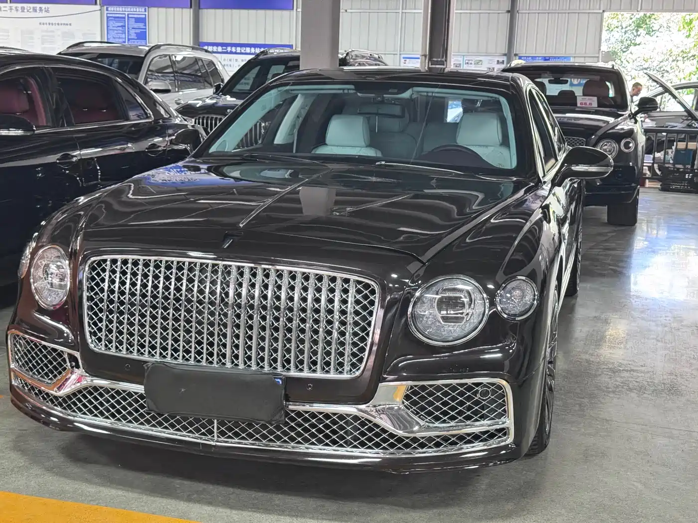 Bentley Flying Spur 2011 2010 6.0T 4-seater Version