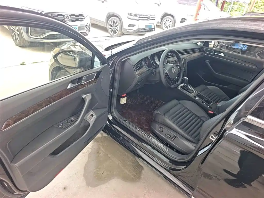 Volkswagen Magotan 2019 330TSI DSG Luxury Class China VI фото 16