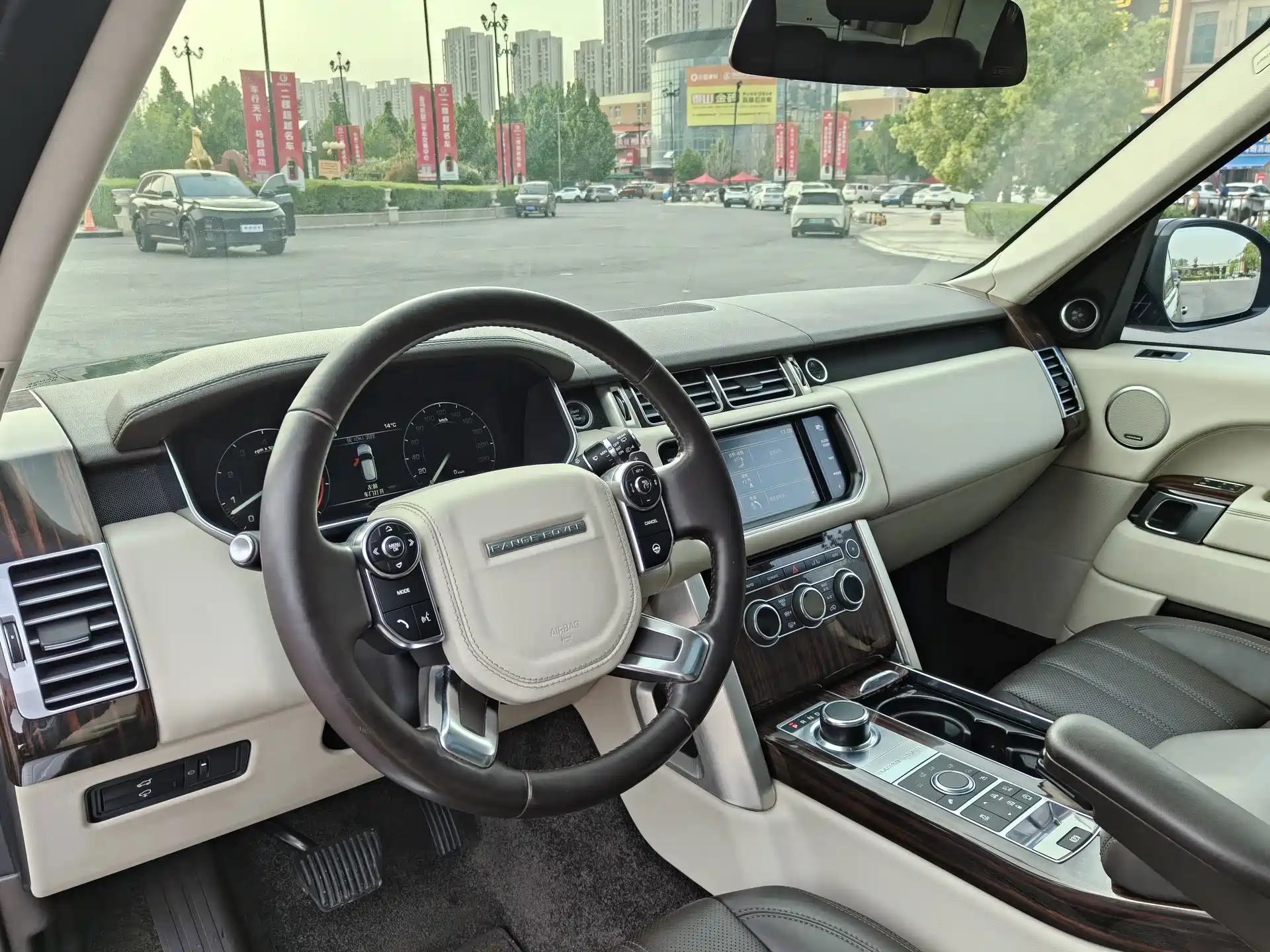 Фото 19 - Land Rover Range Rover