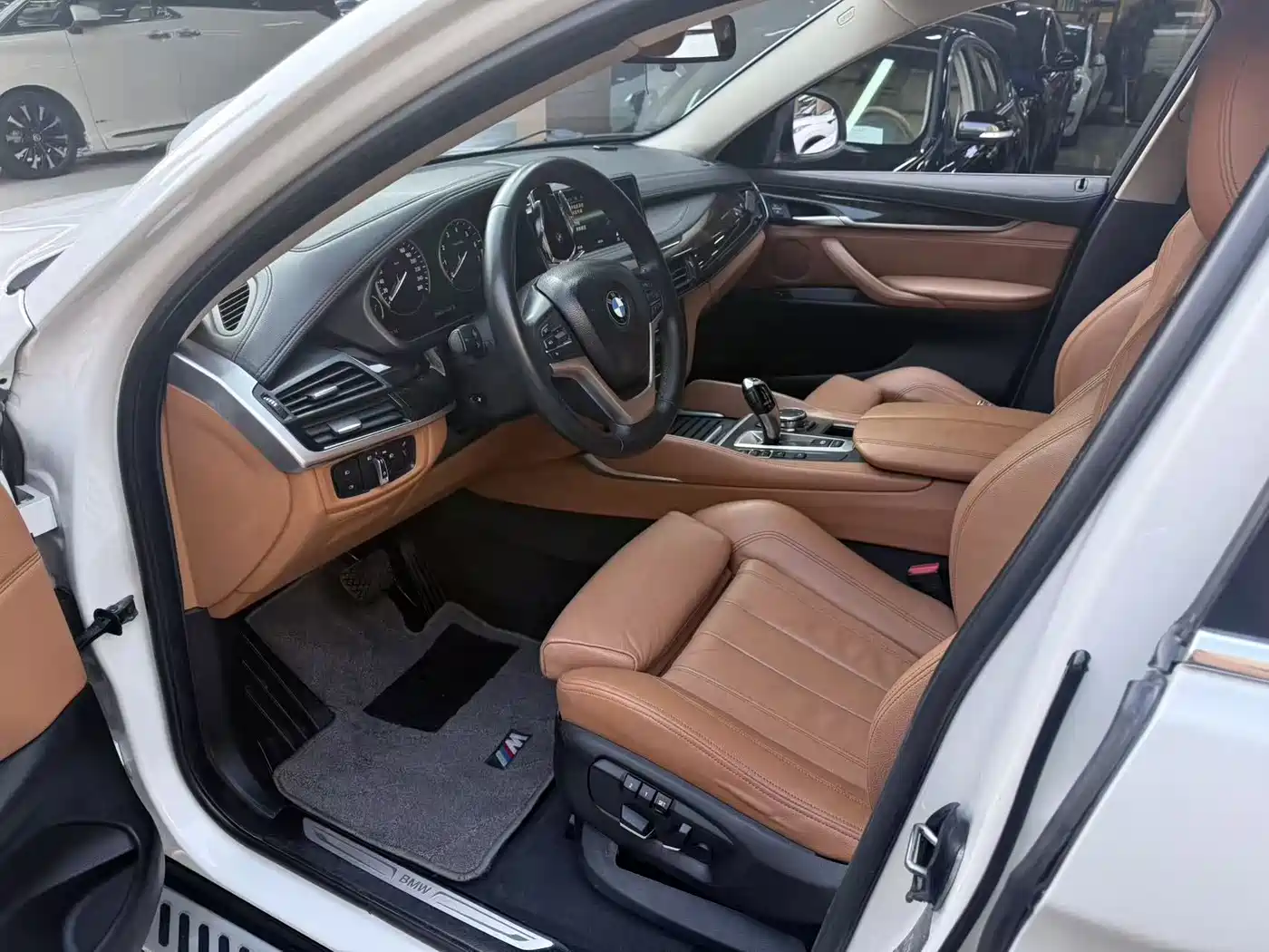 BMW X6 2015 xDrive28i фото 3