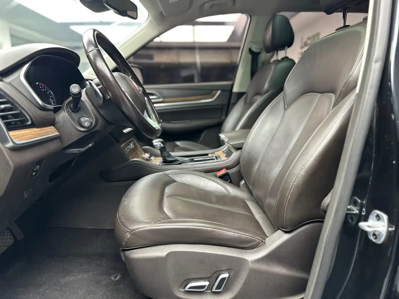 Roewe RX8 2018 2018 30T Internet-connected 2WD Ultimate Edition
