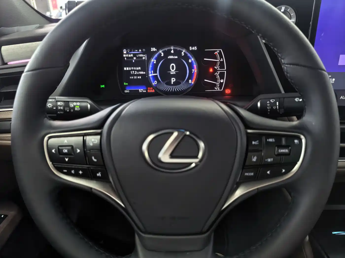 Lexus ES 2025 200 Ultimate Edition фото 17
