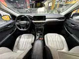 Photo 19 - Ford Escape