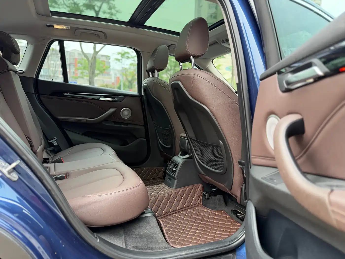BMW X1 2022 sDrive20Li Fashion фото 9