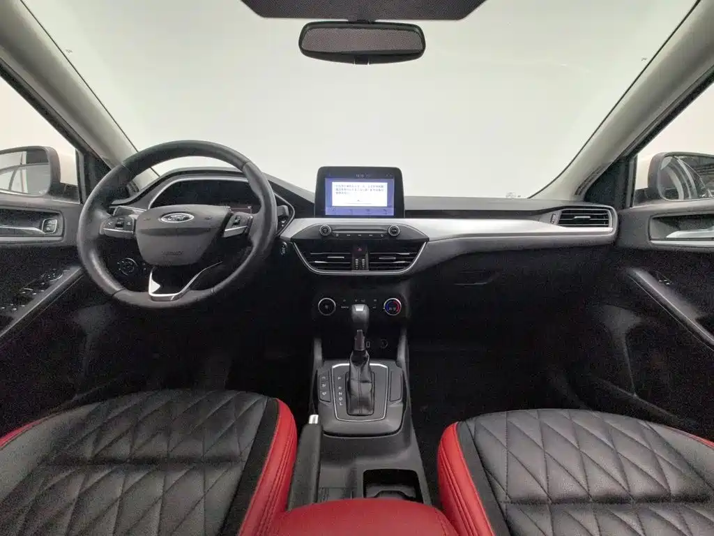 Фото 5 - Ford Focus