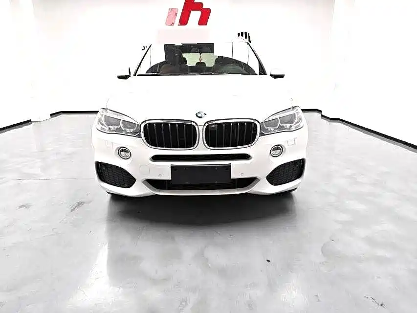 Photo 2 - BMW X5 (Import)