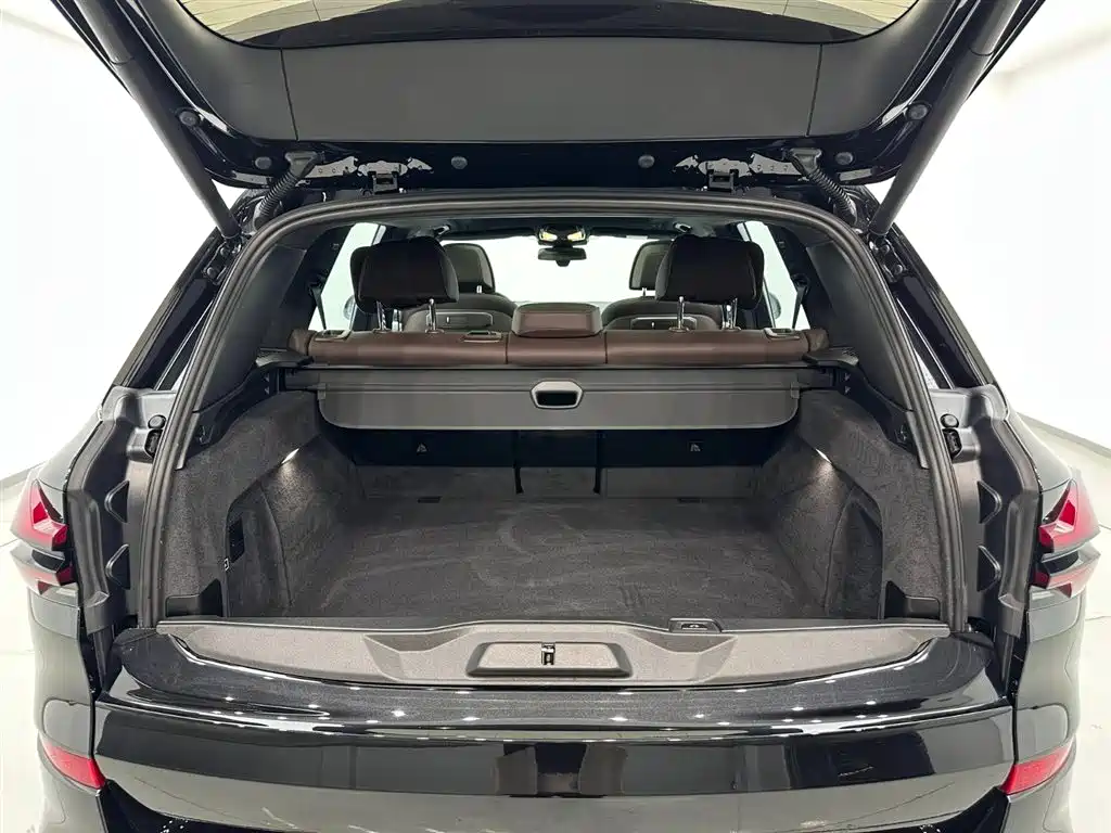 BMW X5 2026 xDrive 40Li M Sport Night Edition Package фото 28