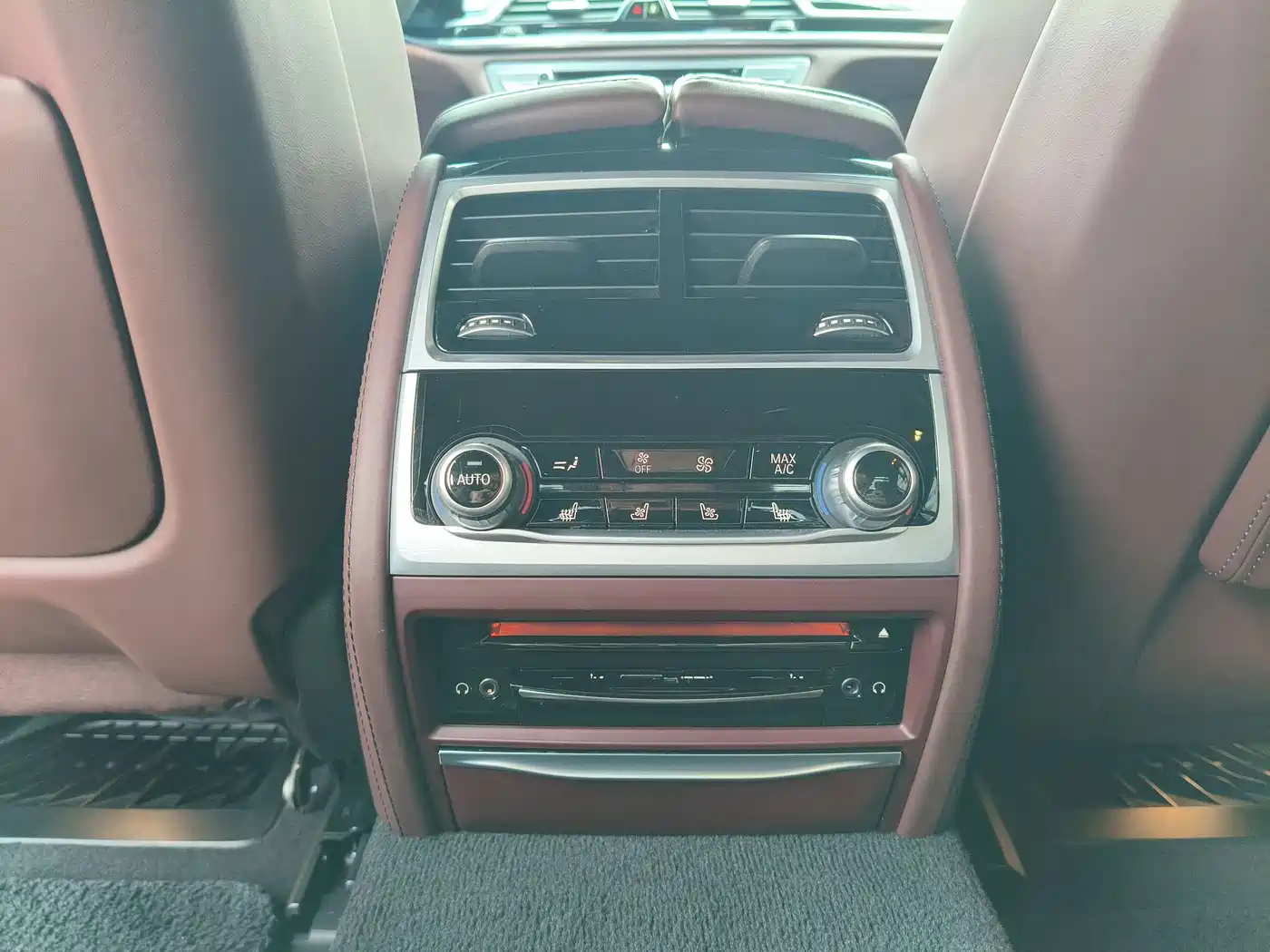 BMW 7 Series 2019 Facelift 740Li xDrive Executive M Sport Package фото 22