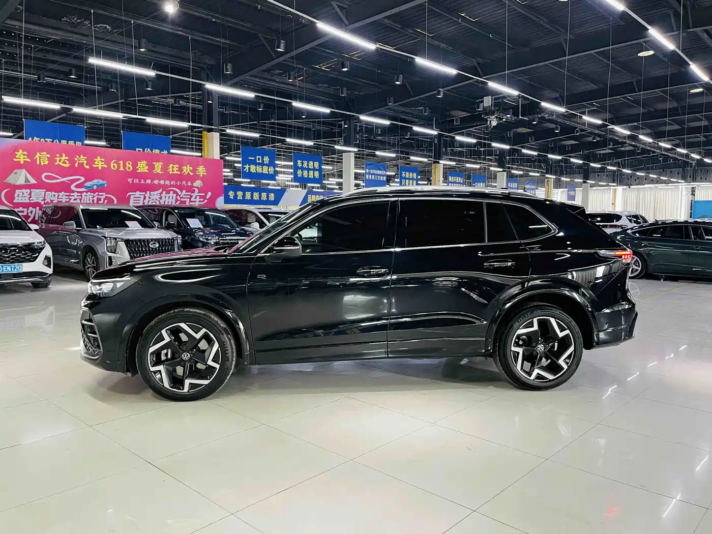Volkswagen Tiguan L 2024 PRO 330TSI 2WD Intelligent Leader Edition фото 6