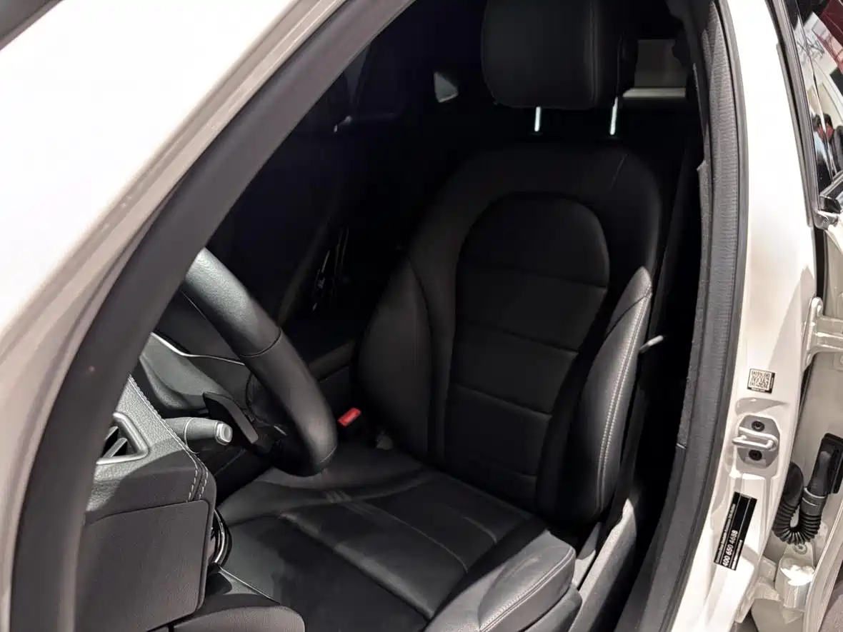 Mercedes-Benz GLC Coupe 2021 GLC 260 4MATIC Coupe SUV фото 9