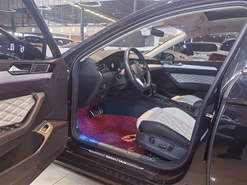 Volkswagen Magotan 2023 Model 2 Million Commemorative Edition 330TSI DSG Luxury фото 3