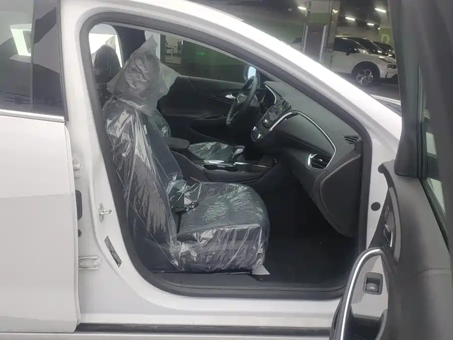 Chevrolet Malibu XL 2023 1.5T RS Edition фото 8