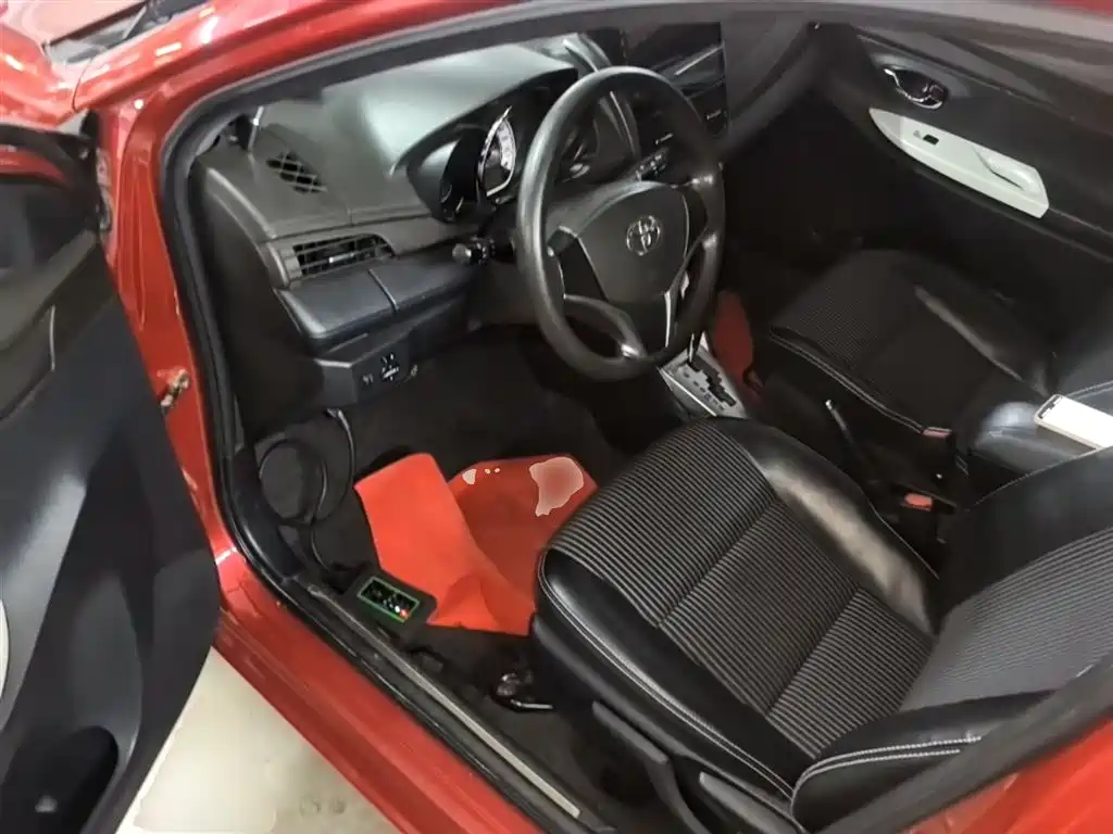 Toyota YARiS L Zhi Xuan 2015 1.5G Auto Sunroof Special Edition фото 16