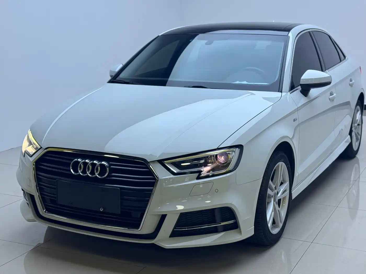 Audi A3 2018 30th Anniversary Limousine 35 TFSI Fashion