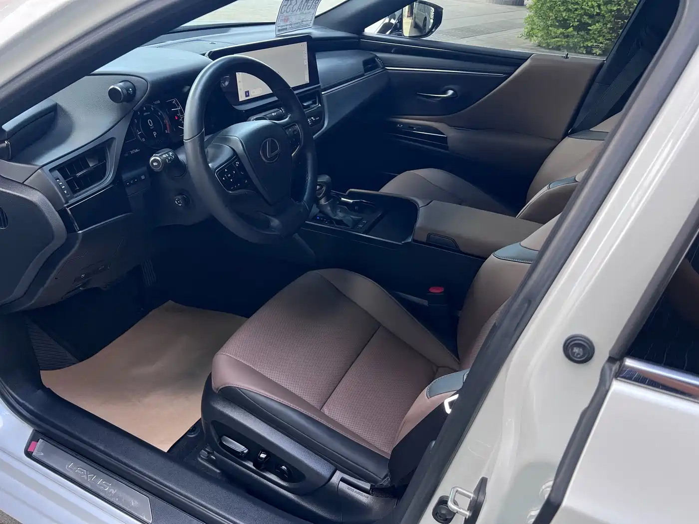 Lexus ES 2023 200 Excellence Edition фото 5