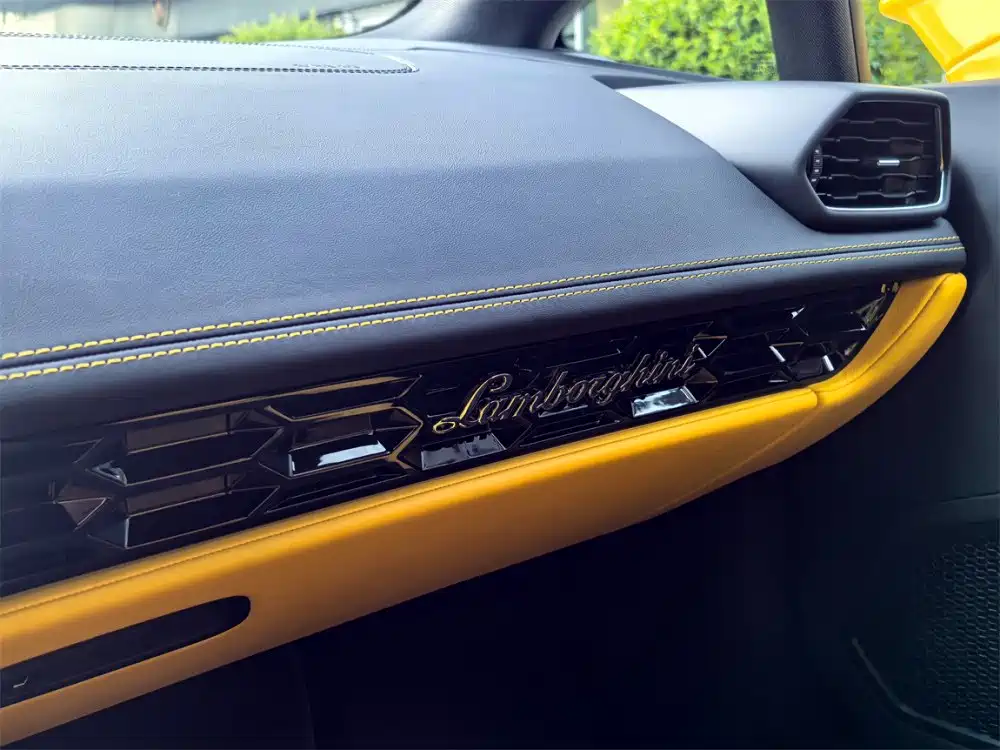 LAMBORGHINI HURACÁN