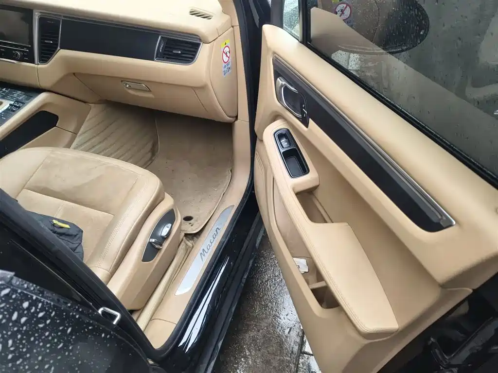 Porsche Macan 2016 Macan 2.0T фото 21