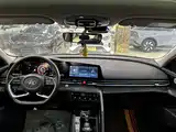 Фото 9 - Hyundai Elantra
