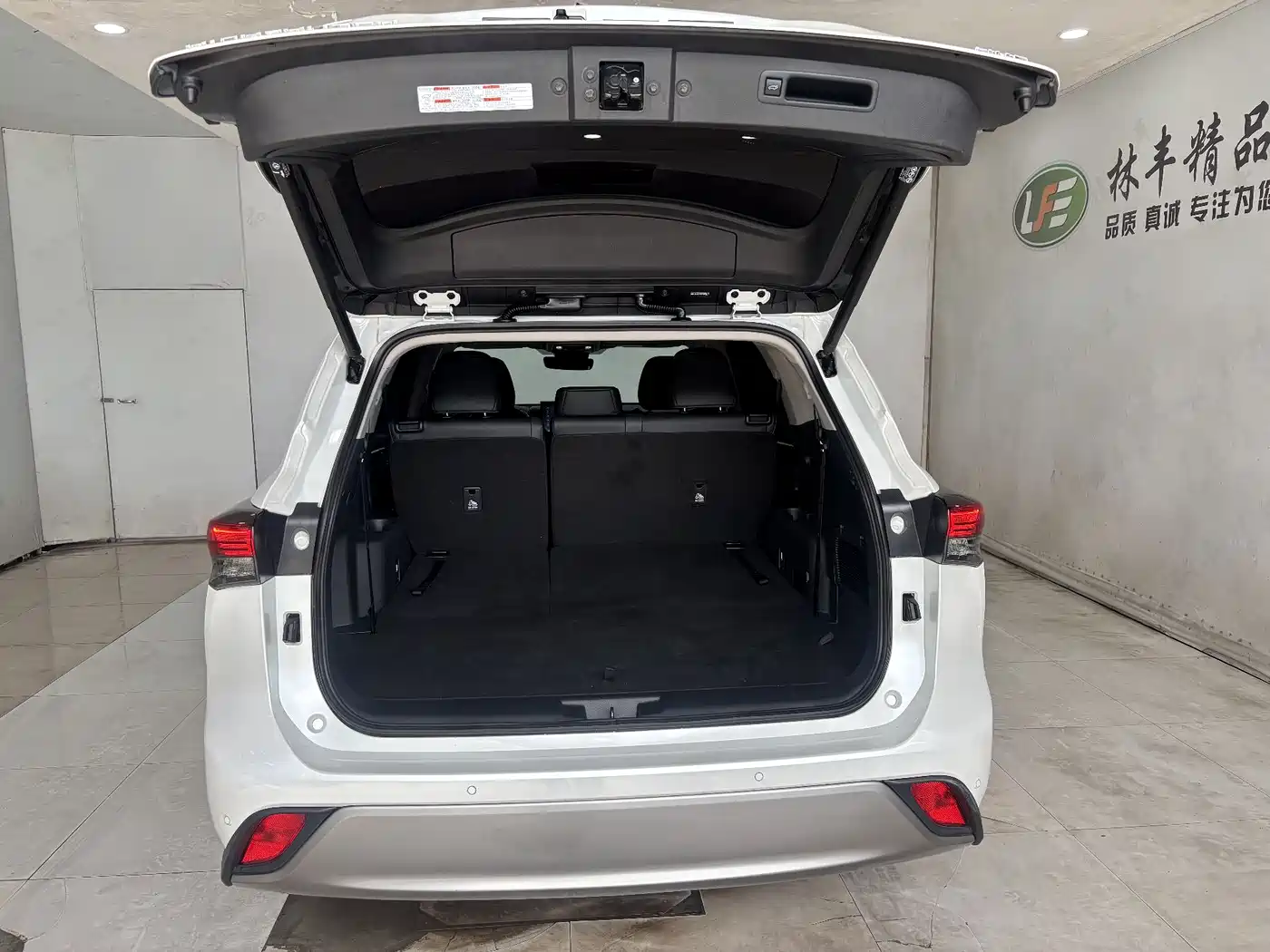 Toyota Highlander 2022 380T 4WD Premium 7-Seater фото 27