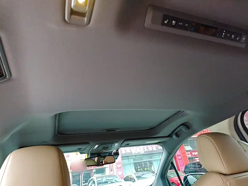 Toyota Sienna 2021 2.5L Hybrid Ultimate Edition фото 9