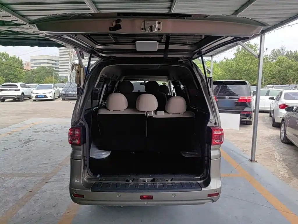 Dongfeng Fengxing Lingzhi 2025 2023 M5L 1.6L Basic 7-seater