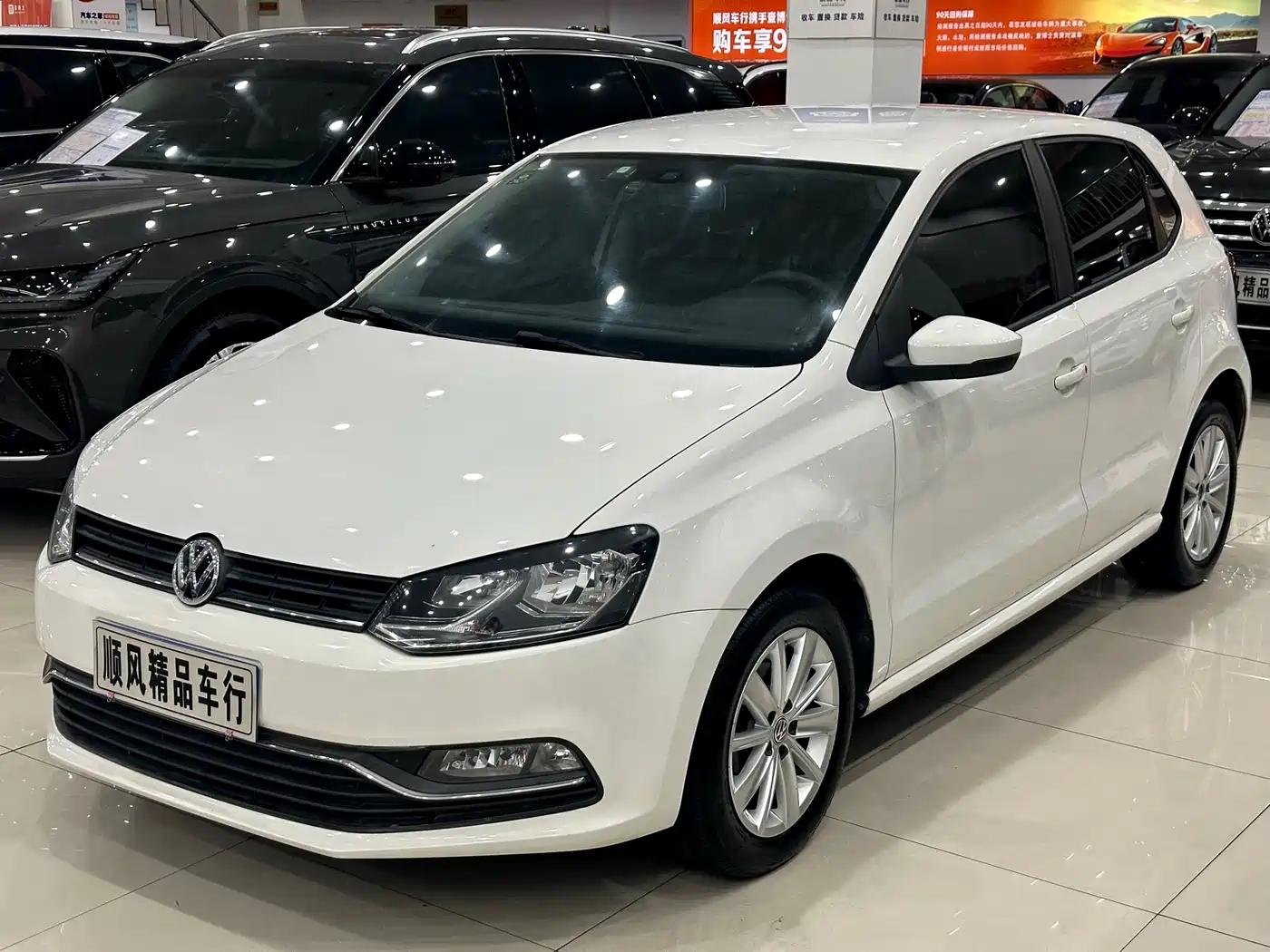 Volkswagen Polo 2014 1.4L Automatic Comfort Edition фото 25