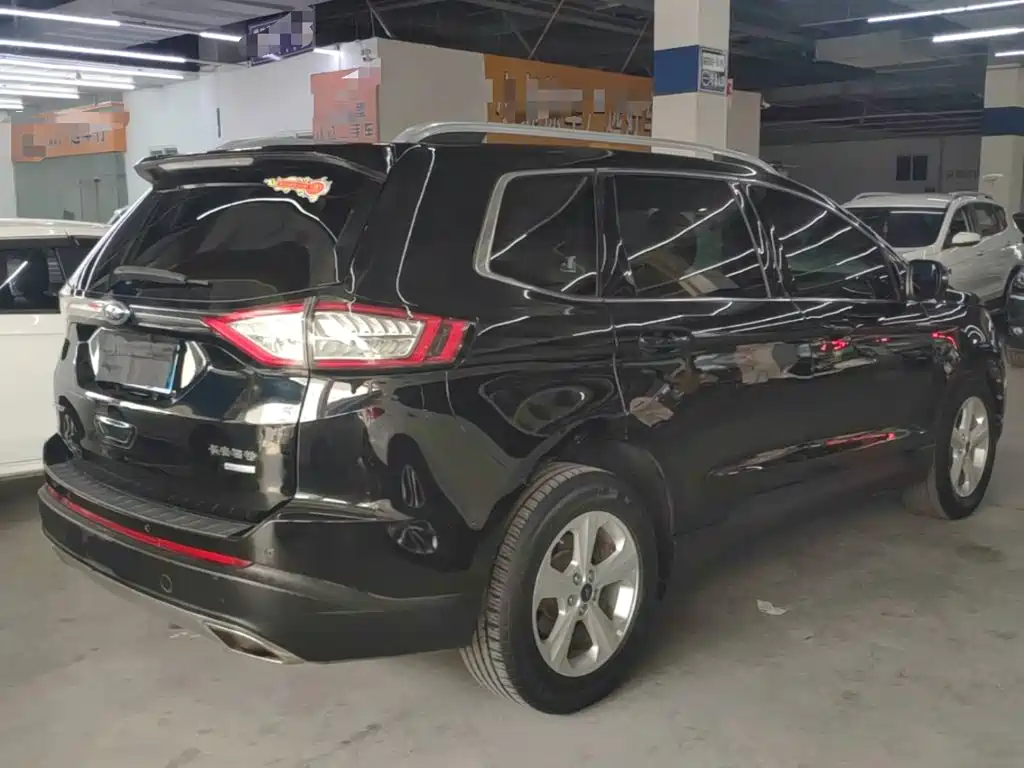 Фото 7 - Ford Edge