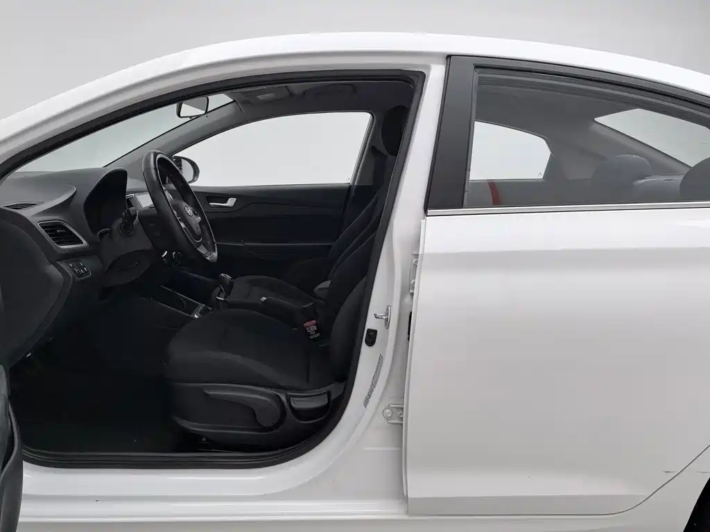 Hyundai Verna 2021 2020 1.4L Manual GLS Cool Edition