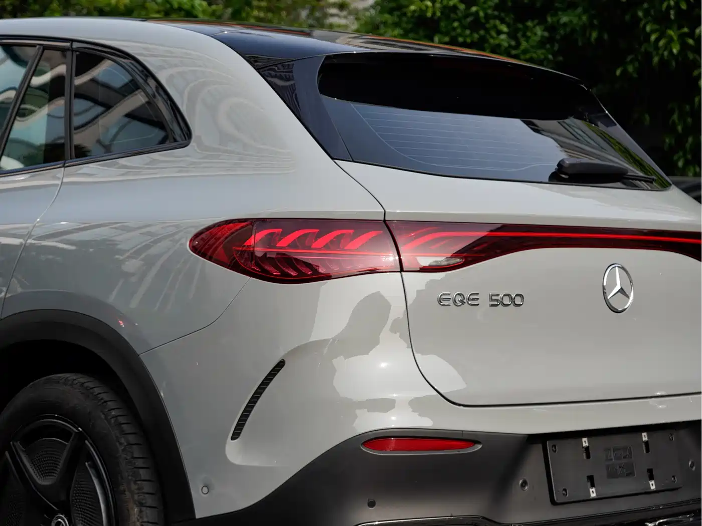 MERCEDES-BENZ EQE SUV