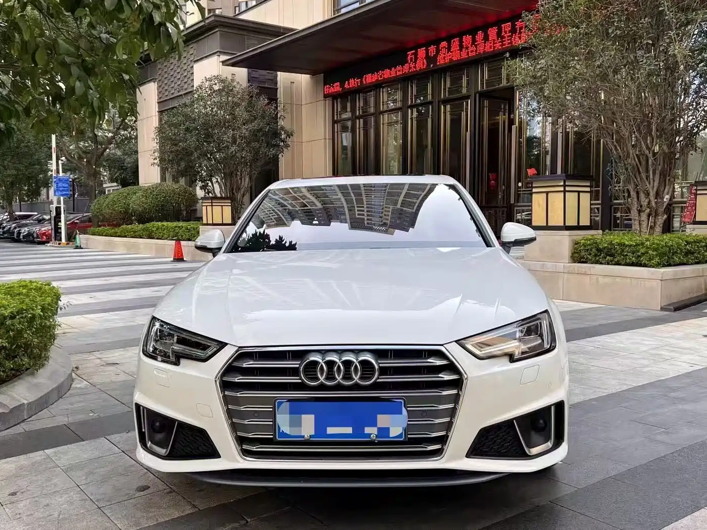 Фото 2 - Audi A4L