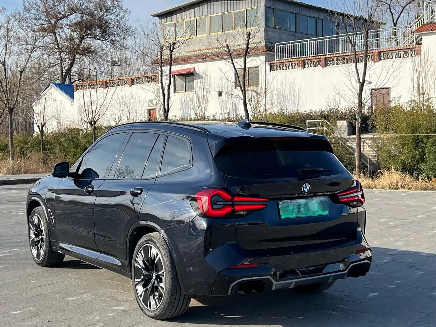 BMW IX3