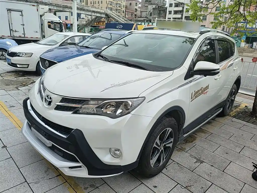 Toyota RAV4 Rongfang 2015 2.0L CVT 2WD Trend Edition фото 2