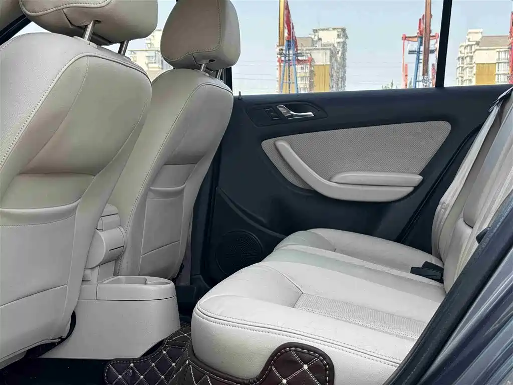 Volkswagen Lavida 2012 2011 1.6L Automatic Pinya Edition