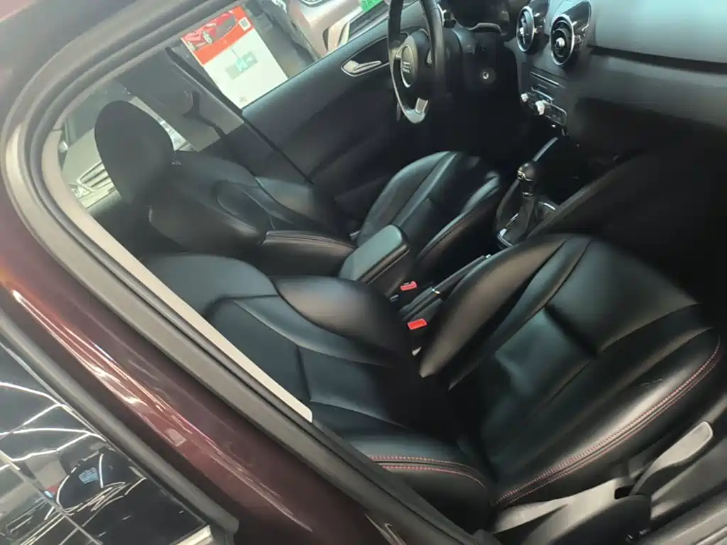 Фото 25 - Audi A1