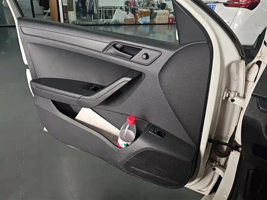 Volkswagen Jetta 2015 Quality Edition 1.4L Manual Fashion фото 7