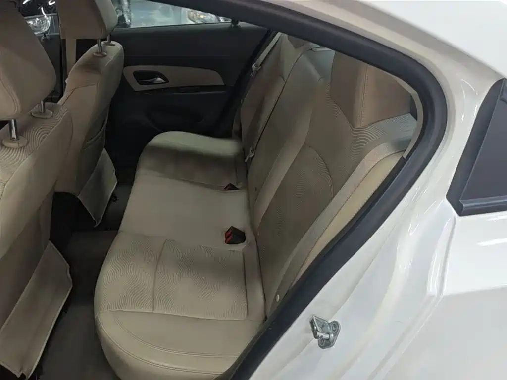 Chevrolet Cruze 2015 1.5L Classic SE AT фото 17