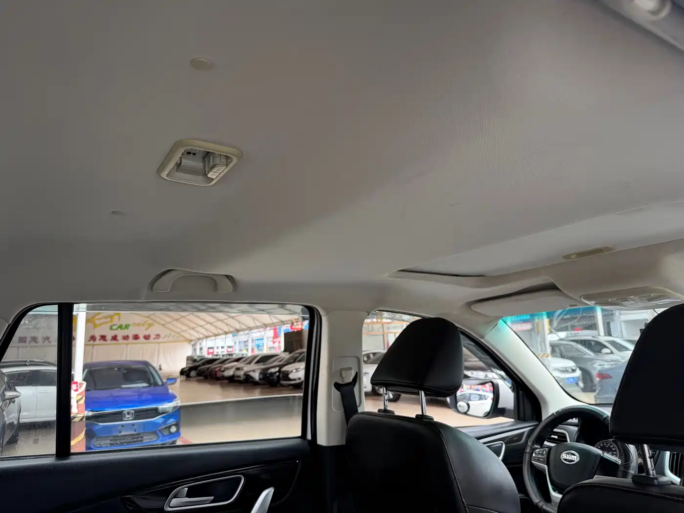 SWM Motor SWM X7 2019 2018 1.8L Manual Comfort 7-Seater